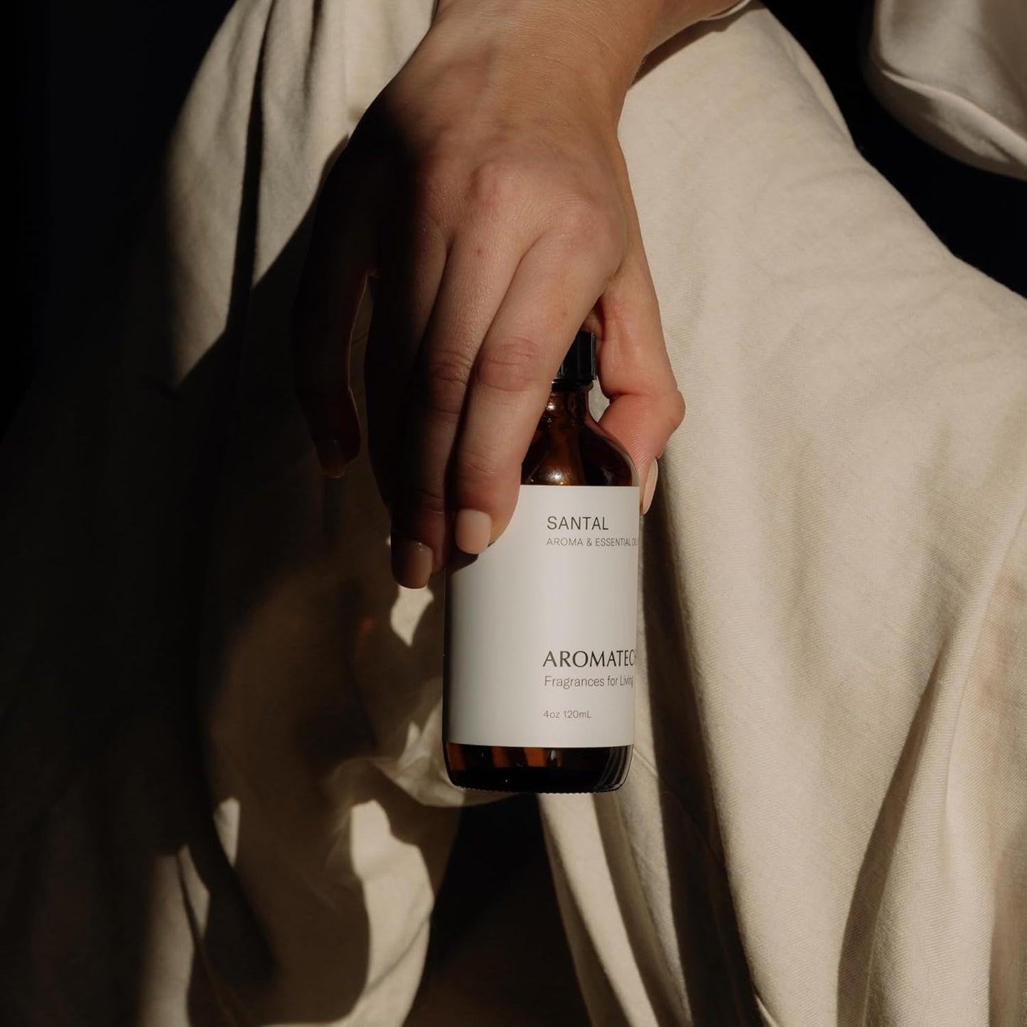 Santal Aroma Essential Oil Blend: Luxury Hotel Inspired Aromatherapy with Amber, Vanilla, Cedar & Sandalwood for Ultrasonic Diffusers & Nebulizers - 16 Fl Oz, 500 Ml