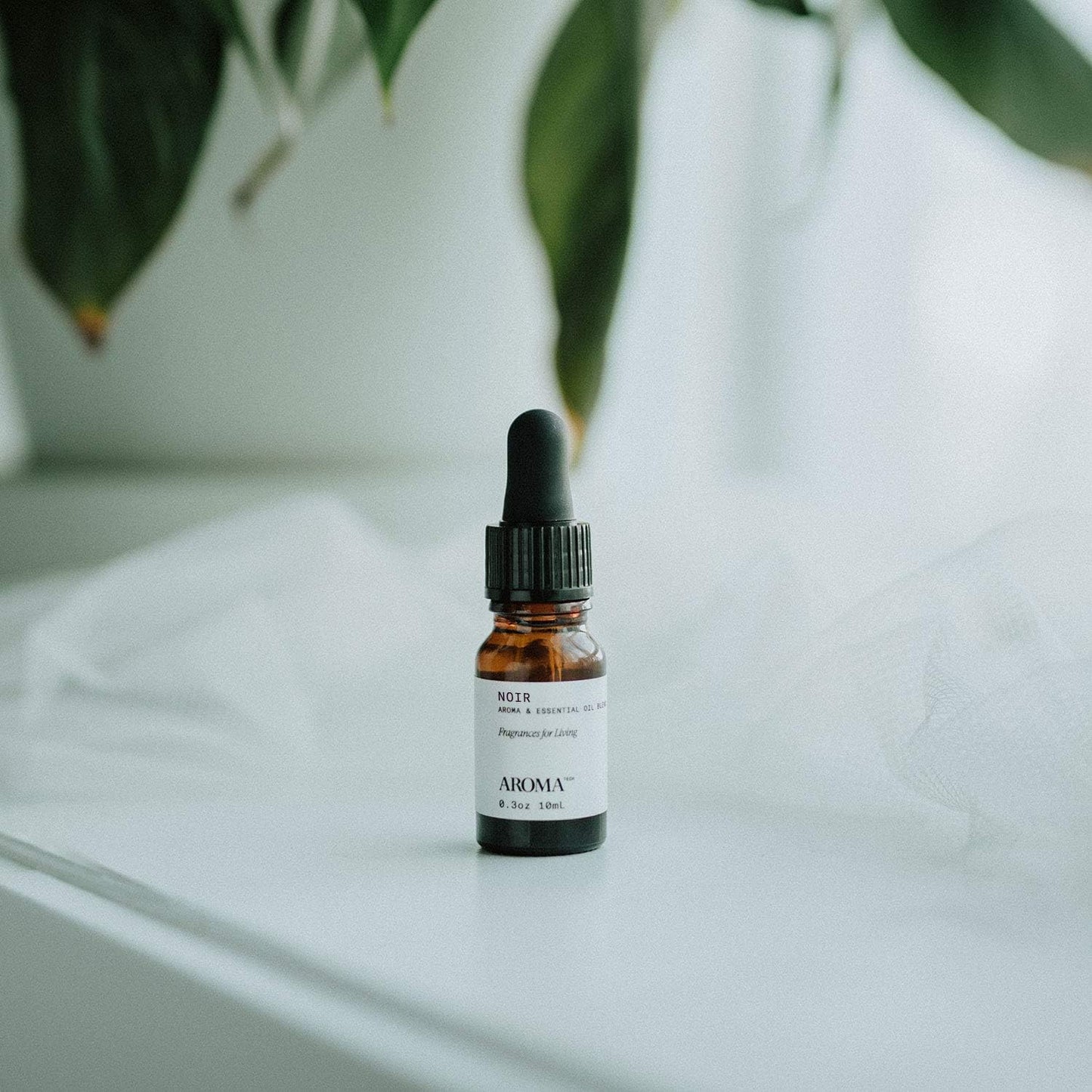 Noir Noir Aroma Essential Oil Blend: Hotel Inspired Aromatherapy with for Ultrasonic Diffusers & Nebulizers - 0.3 Fl Oz, 10 Ml